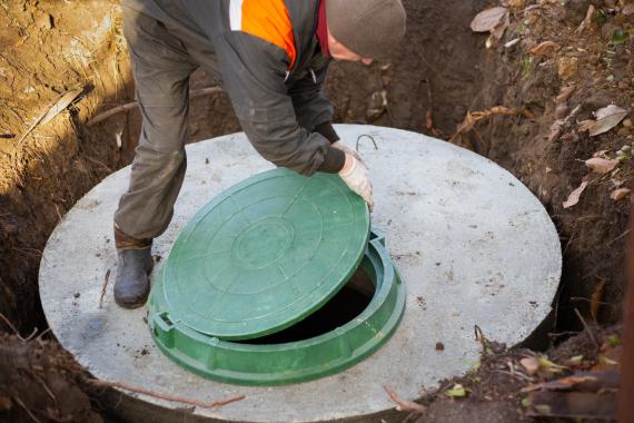 Ce qu’il faut savoir sur l’installation d’une fosse septique sans terrain